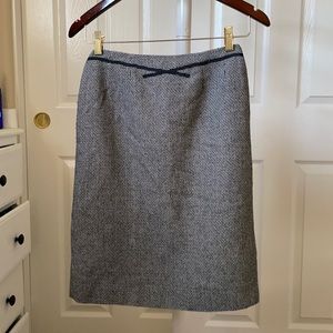 Sz 2P Tweed skirt with cute bow design
